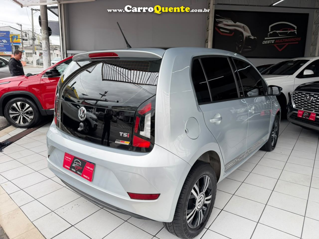 VOLKSWAGEN   UP! MOVE 1.0 TSI TOTAL FLEX 12V 5P   PRATA 2018 1.0 FLEX - Loja