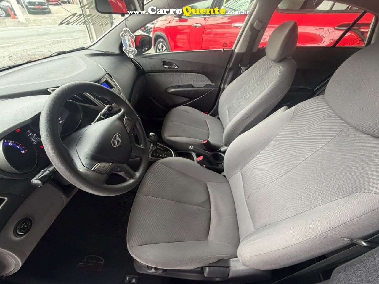 HYUNDAI   HB20S C.STYLEC.PLUS1.6 FLEX 16V AUT. 4P   PRATA 2015 1.6 FLEX - Loja