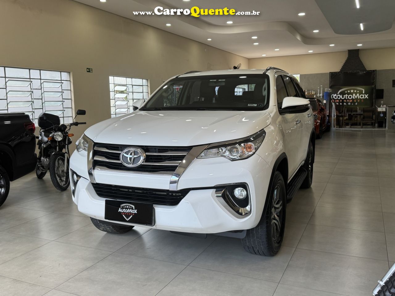 TOYOTA   HILUX SW4 SRV 4X2 2.7 FLEX 16V AUT.   BRANCO 2018 2.7 FLEX - Loja