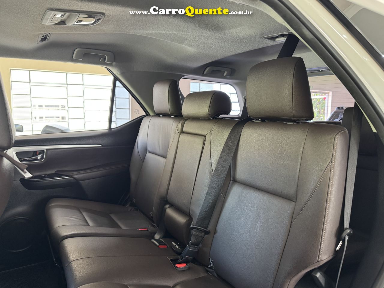 TOYOTA   HILUX SW4 SRV 4X2 2.7 FLEX 16V AUT.   BRANCO 2018 2.7 FLEX - Loja