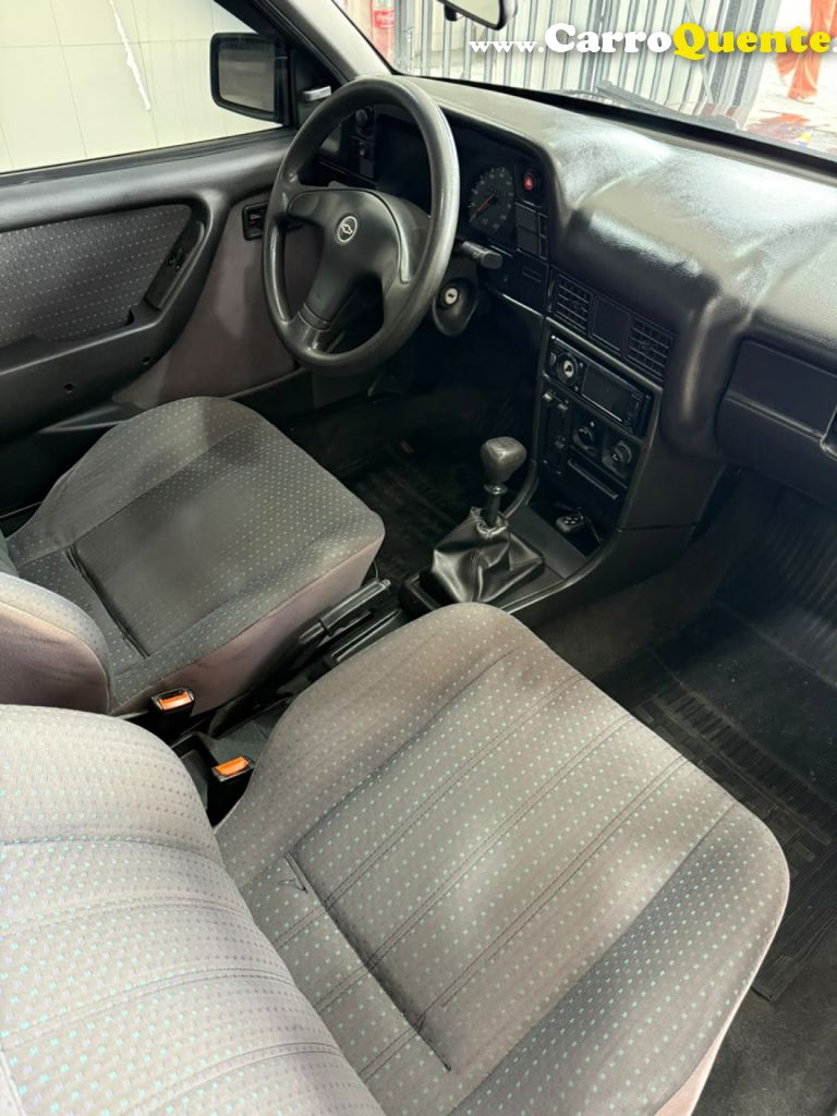 CHEVROLET   KADETT GLSLLITETURIM 1.8   VERMELHO 1996 1.8 GASOLINA - Loja