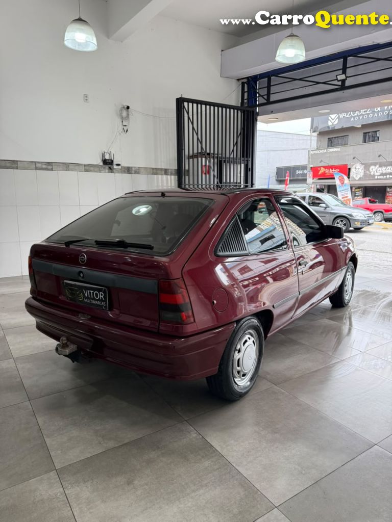 CHEVROLET   KADETT GLSLLITETURIM 1.8   VERMELHO 1996 1.8 GASOLINA - Loja