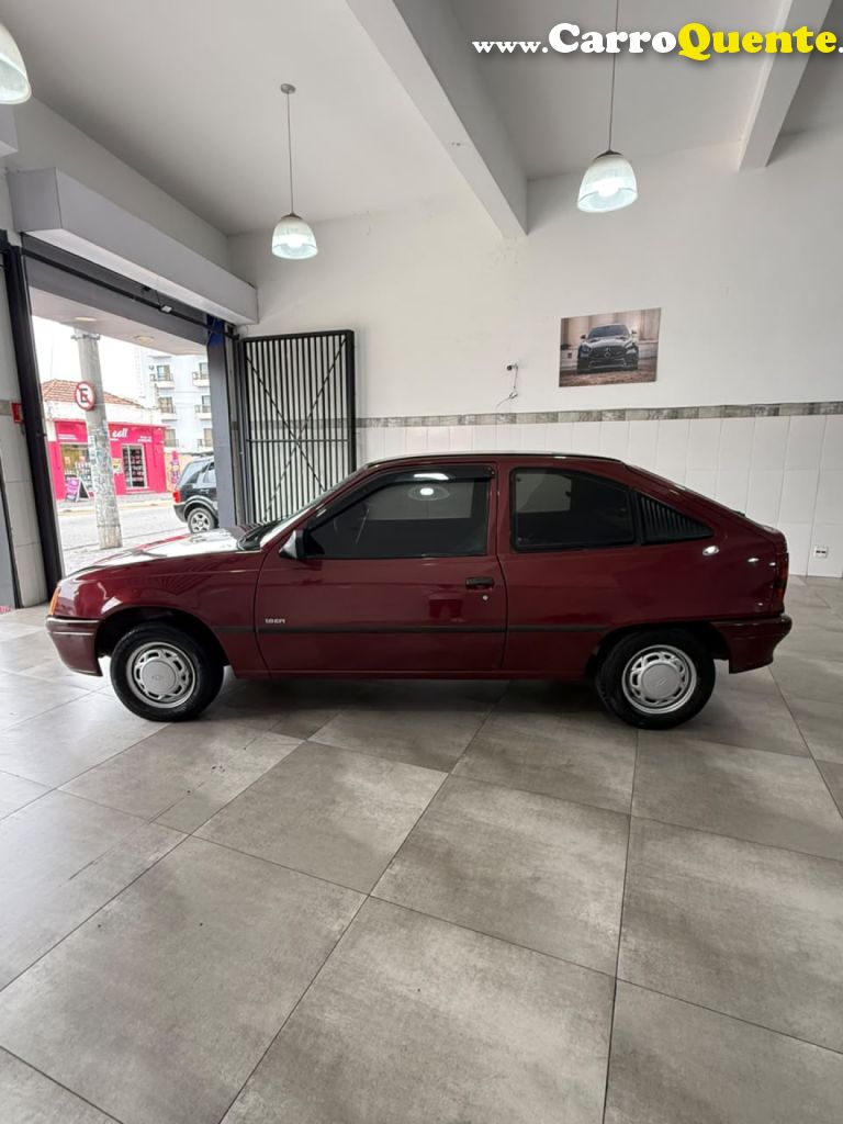 CHEVROLET   KADETT GLSLLITETURIM 1.8   VERMELHO 1996 1.8 GASOLINA - Loja