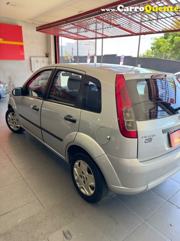 FORD   FIESTA 1.0 8V FLEXCLASS 1.0 8V FLEX 5P   PRATA 2012 1.0 FLEX - Loja