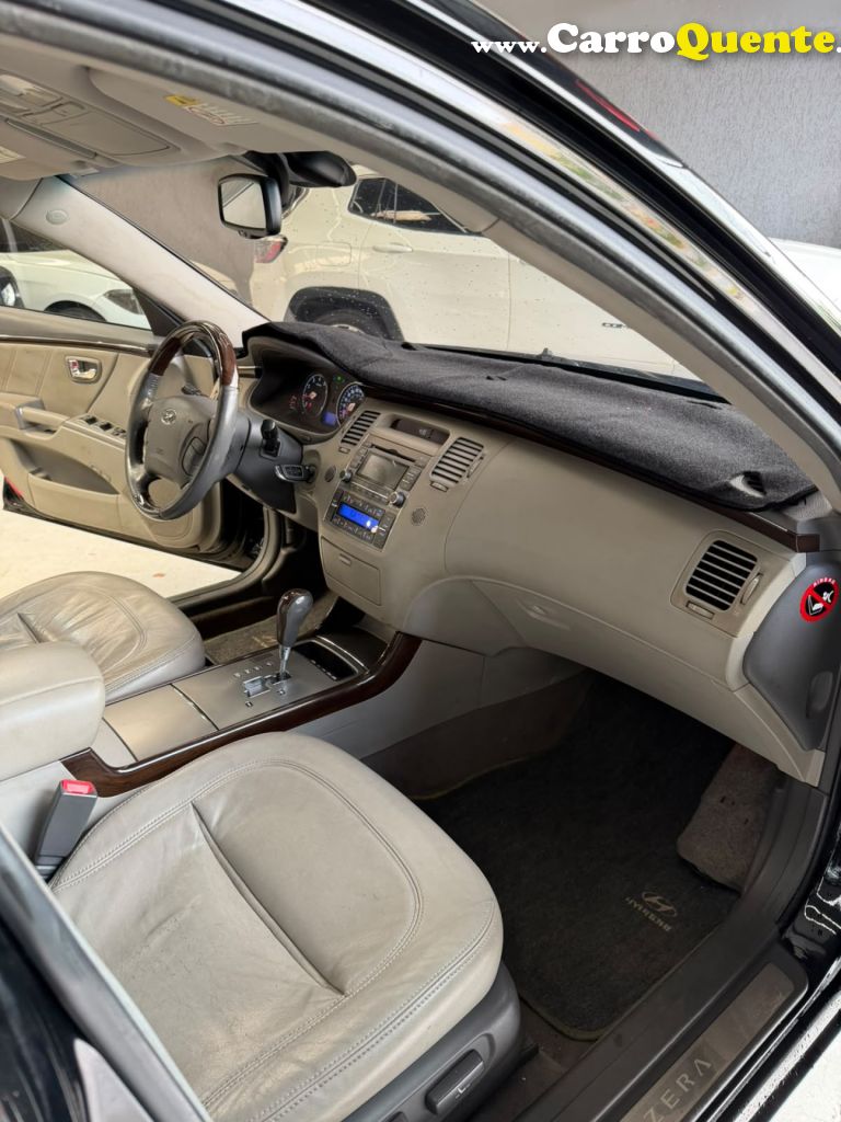 HYUNDAI   AZERA GLS 3.3 V6 24V 4P AUT.   PRETO 2009 3.3 GASOLINA - Loja