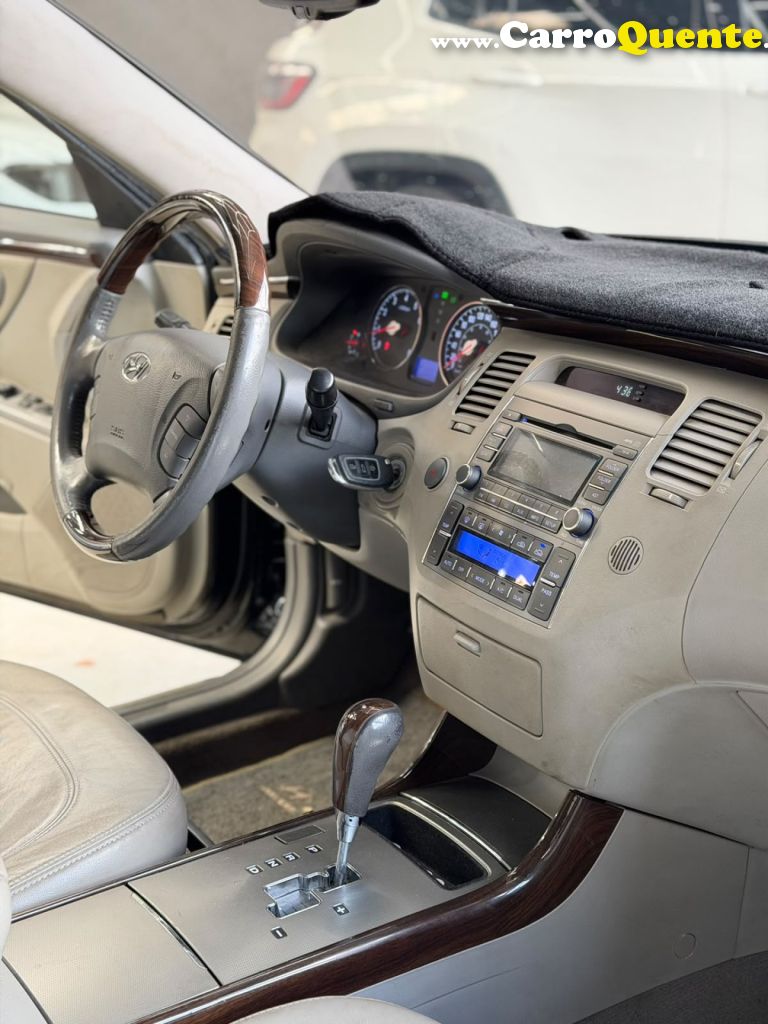 HYUNDAI   AZERA GLS 3.3 V6 24V 4P AUT.   PRETO 2009 3.3 GASOLINA - Loja