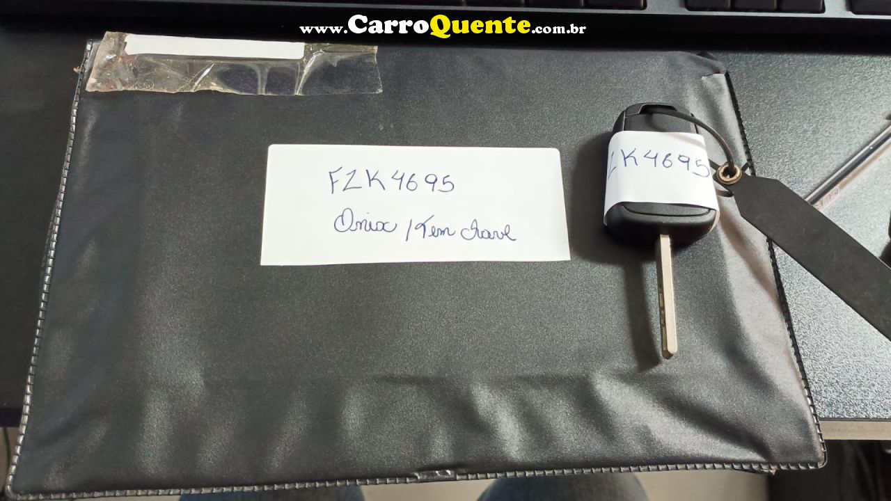 CHEVROLET   ONIX HATCH LT 1.4 8V FLEXPOWER 5P MEC.   PRETO 2015 1.4 FLEX - Loja