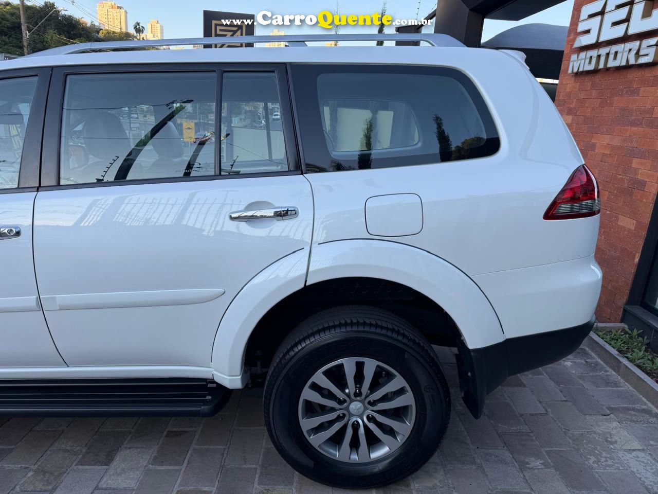 MITSUBISHI   PAJERO HPE 3.5 4X4 FLEX 5P AUT.   BRANCO 2017 3.5 FLEX - Loja