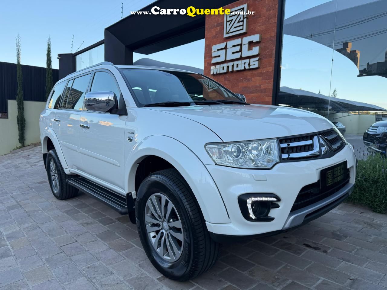 MITSUBISHI   PAJERO HPE 3.5 4X4 FLEX 5P AUT.   BRANCO 2017 3.5 FLEX - Loja