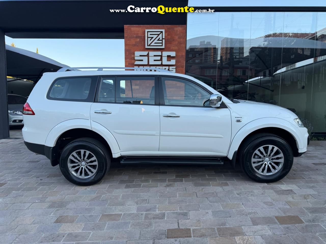 MITSUBISHI   PAJERO HPE 3.5 4X4 FLEX 5P AUT.   BRANCO 2017 3.5 FLEX - Loja
