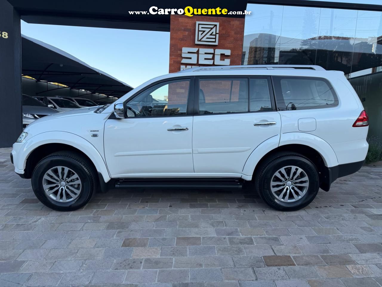 MITSUBISHI   PAJERO HPE 3.5 4X4 FLEX 5P AUT.   BRANCO 2017 3.5 FLEX - Loja