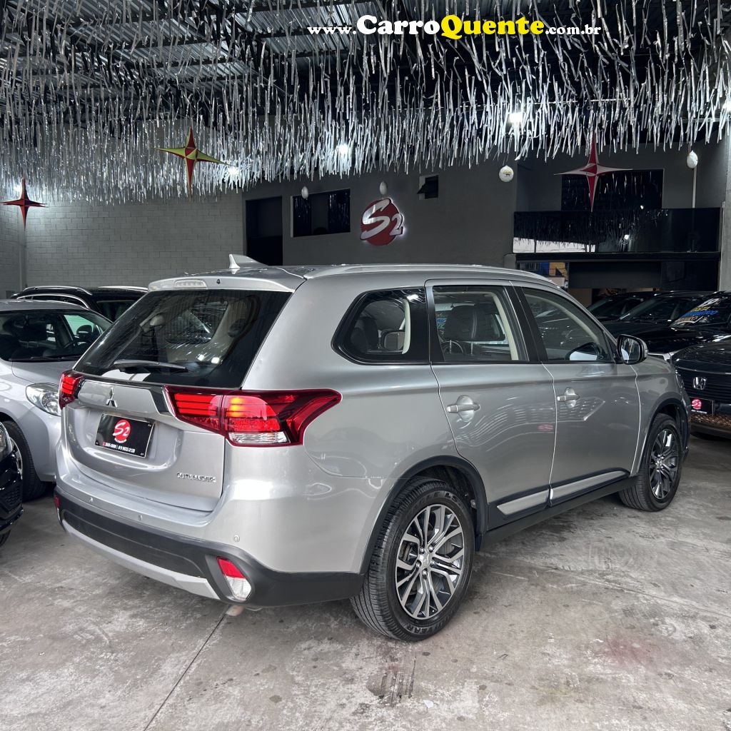 MITSUBISHI   OUTLANDER COMFORT 2.0 16V AUT.   PRATA 2018 2.0 GASOLINA - Loja