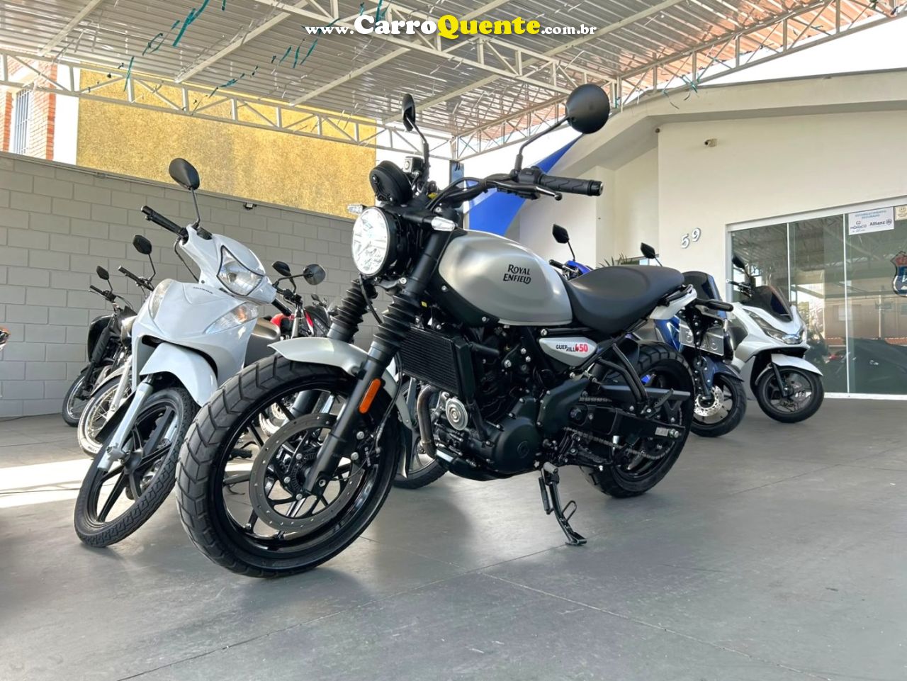 ROYAL ENFIELD – GUERRILLA 450 2026  Gasolina Manual - Loja
