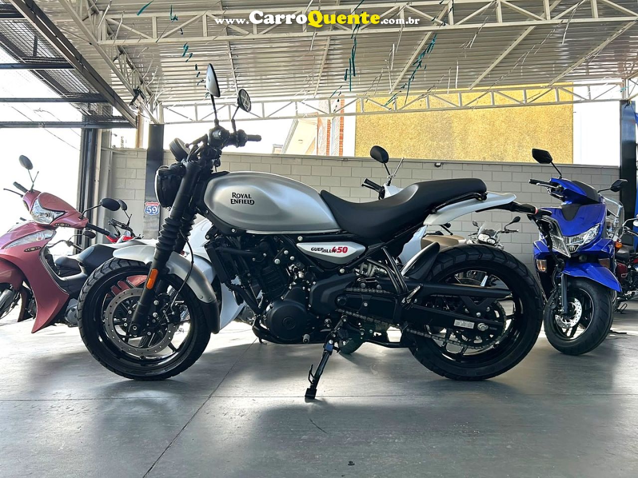 ROYAL ENFIELD – GUERRILLA 450 2026  Gasolina Manual - Loja