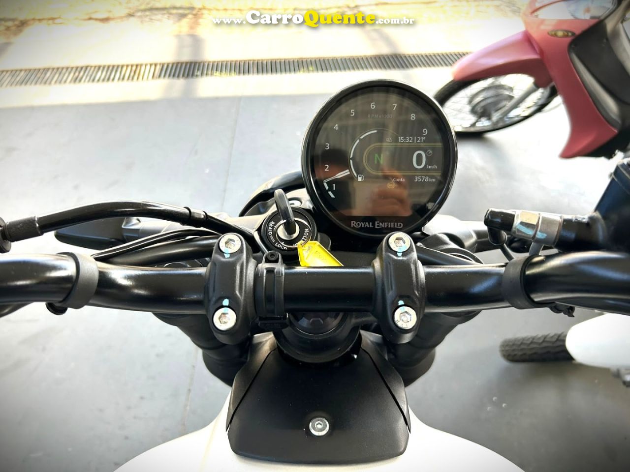 ROYAL ENFIELD – GUERRILLA 450 2026  Gasolina Manual - Loja