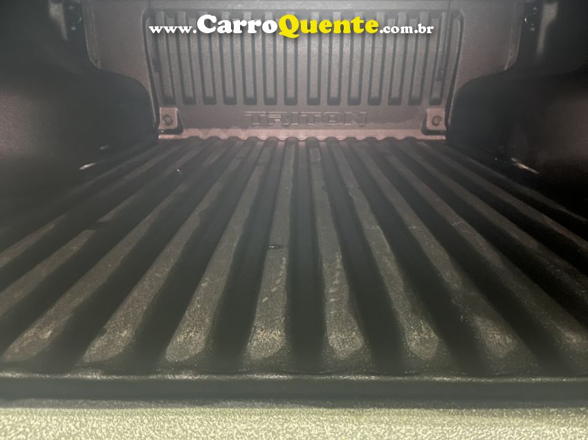 Mitsubishi TRITON 2.4 BITURBO DIESEL CD HPE-S 4X4 AUTOMÁTICO - Loja
