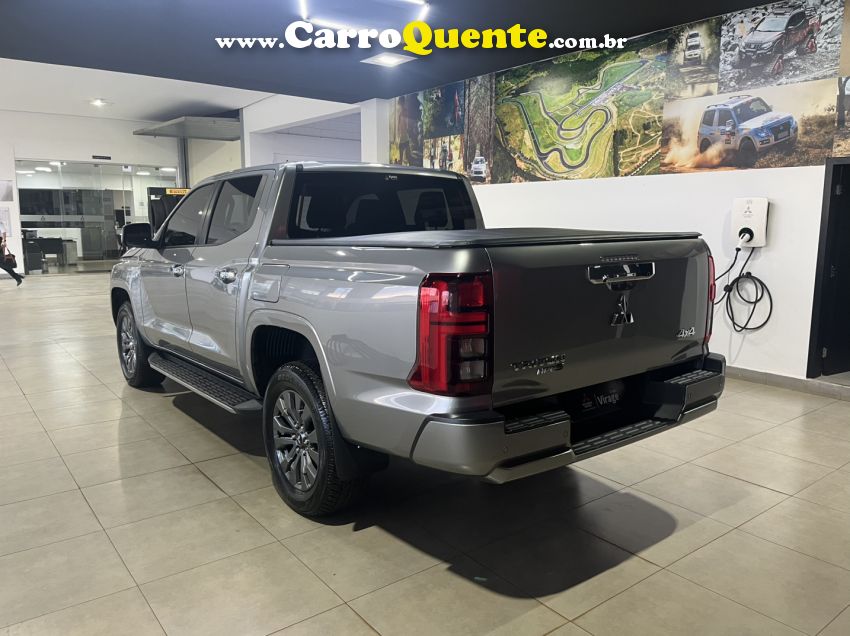 Mitsubishi TRITON 2.4 BITURBO DIESEL CD HPE-S 4X4 AUTOMÁTICO - Loja