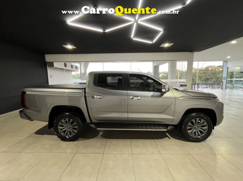 Mitsubishi TRITON 2.4 BITURBO DIESEL CD HPE-S 4X4 AUTOMÁTICO - Loja