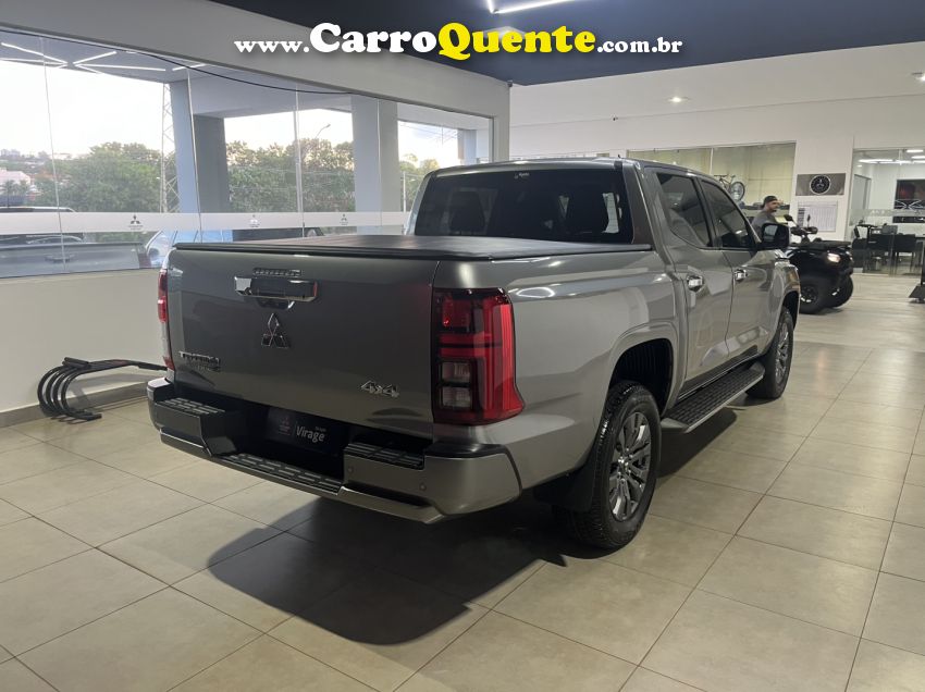 Mitsubishi TRITON 2.4 BITURBO DIESEL CD HPE-S 4X4 AUTOMÁTICO - Loja