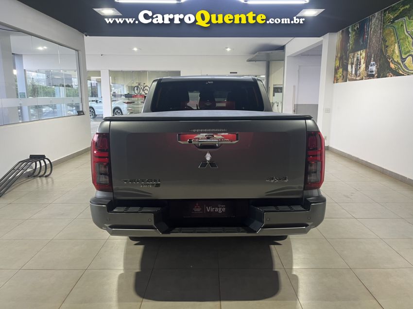 Mitsubishi TRITON 2.4 BITURBO DIESEL CD HPE-S 4X4 AUTOMÁTICO - Loja