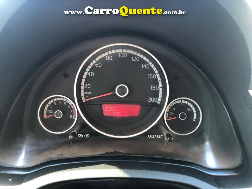 Volkswagen UP 1.0 MPI HIGH UP 12V FLEX 4P AUTOMATIZADO - Loja