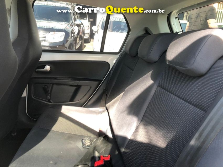 Volkswagen UP 1.0 MPI HIGH UP 12V FLEX 4P AUTOMATIZADO - Loja