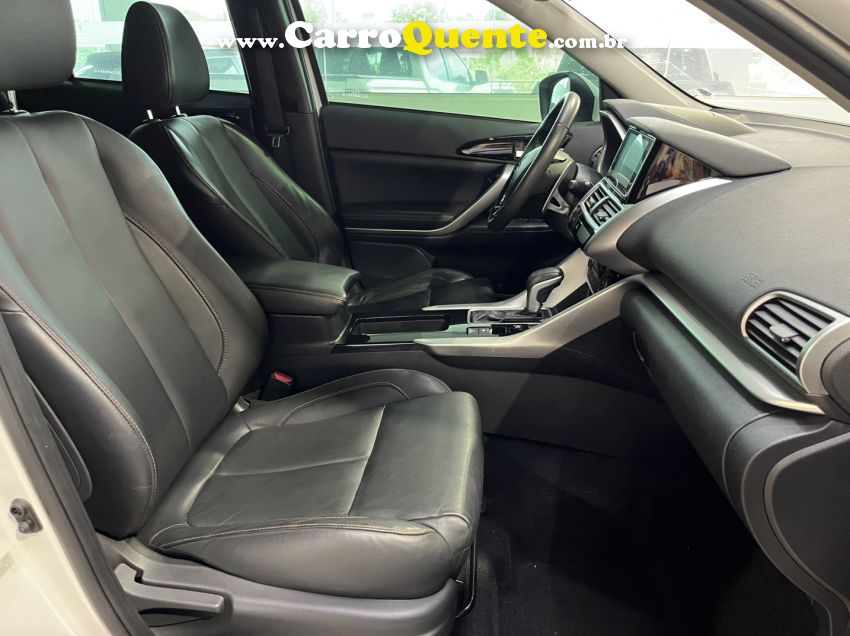 Mitsubishi ECLIPSE CROSS 1.5 MIVEC TURBO GASOLINA HPE-S CVT - Loja