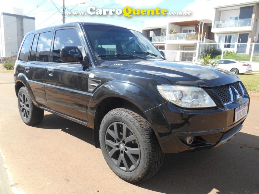 Mitsubishi PAJERO TR4 2.0 GLS 4X4 16V FLEX 4P MANUAL - Loja