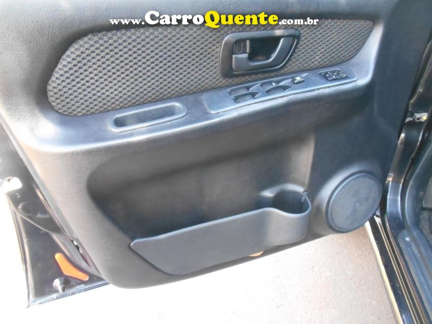 Mitsubishi PAJERO TR4 2.0 GLS 4X4 16V FLEX 4P MANUAL - Loja