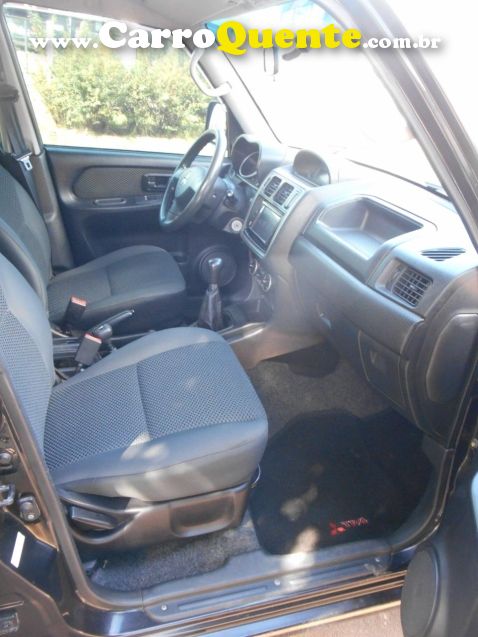 Mitsubishi PAJERO TR4 2.0 GLS 4X4 16V FLEX 4P MANUAL - Loja