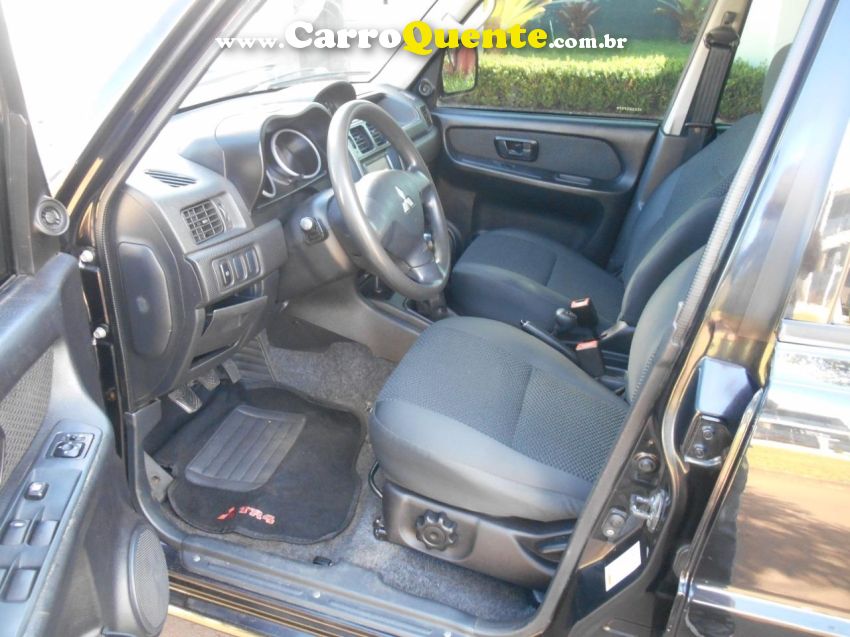 Mitsubishi PAJERO TR4 2.0 GLS 4X4 16V FLEX 4P MANUAL - Loja