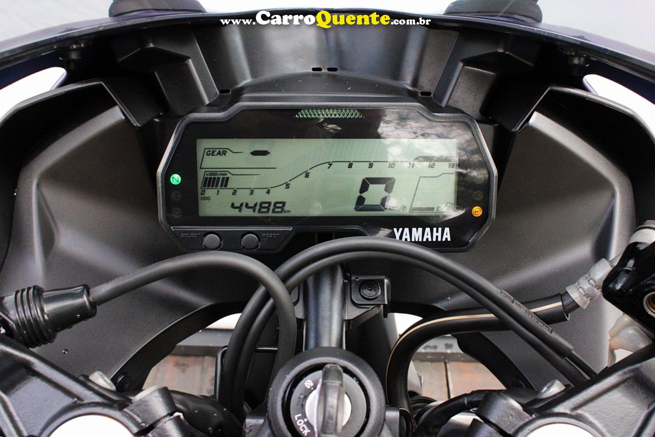 YAMAHA YZF R15 2025 - Loja