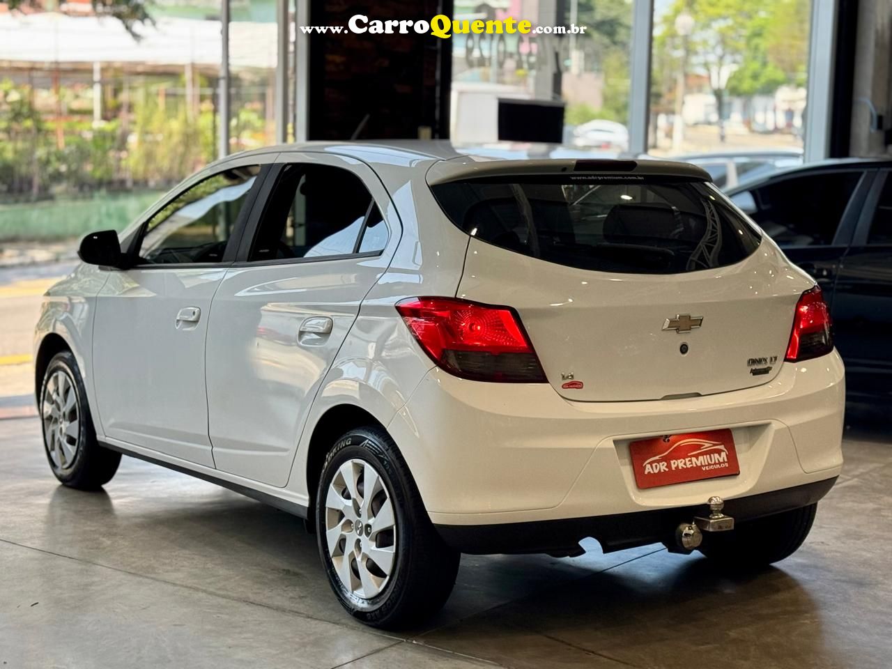CHEVROLET ONIX 1.4 MPFI LT 8V 2015 - Loja