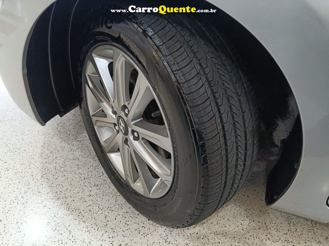 HYUNDAI ELANTRA 2.0 GLS 16V 2016 - Loja