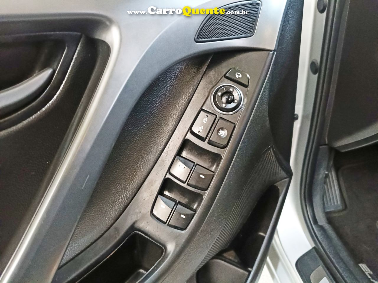 HYUNDAI ELANTRA 2.0 GLS 16V 2016 - Loja