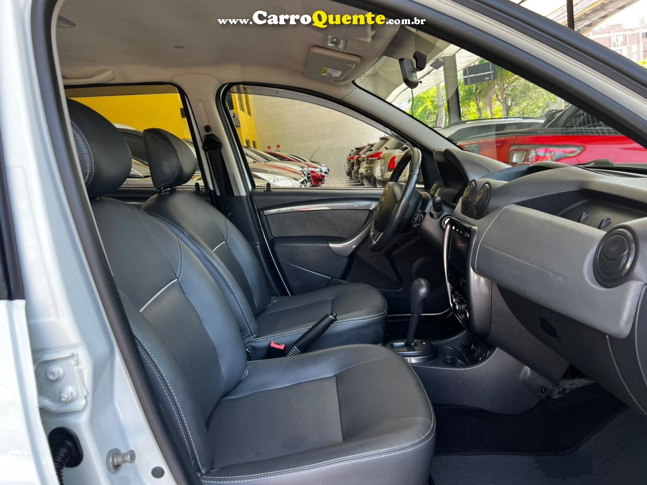 RENAULT DUSTER 2.0 DYNAMIQUE 4X2 16V 2014 - Loja
