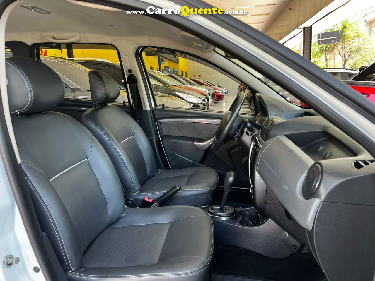 RENAULT DUSTER 2.0 DYNAMIQUE 4X2 16V 2014 - Loja
