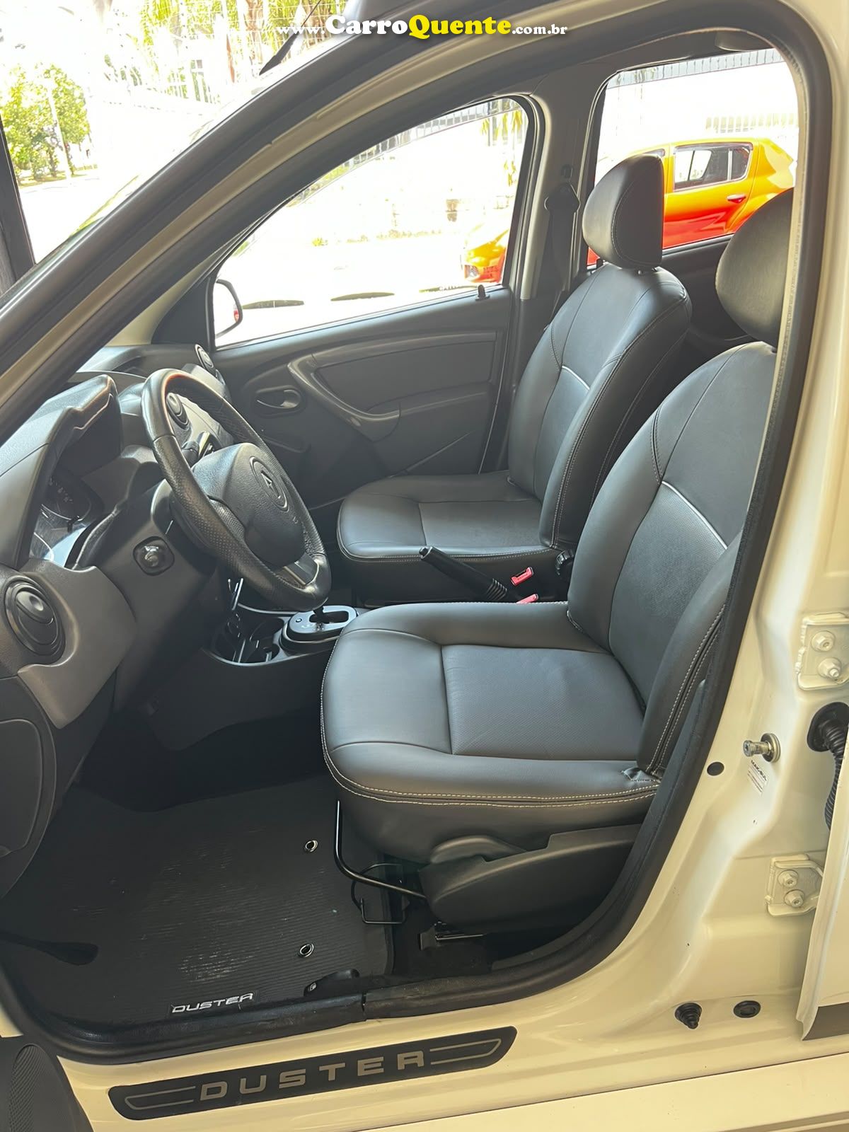 RENAULT DUSTER 2.0 DYNAMIQUE 4X2 16V 2014 - Loja