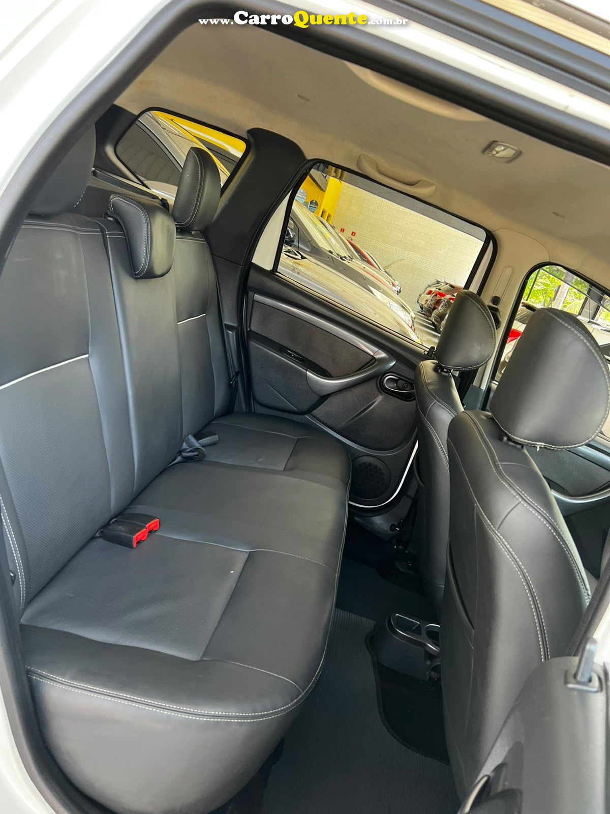 RENAULT DUSTER 2.0 DYNAMIQUE 4X2 16V 2014 - Loja