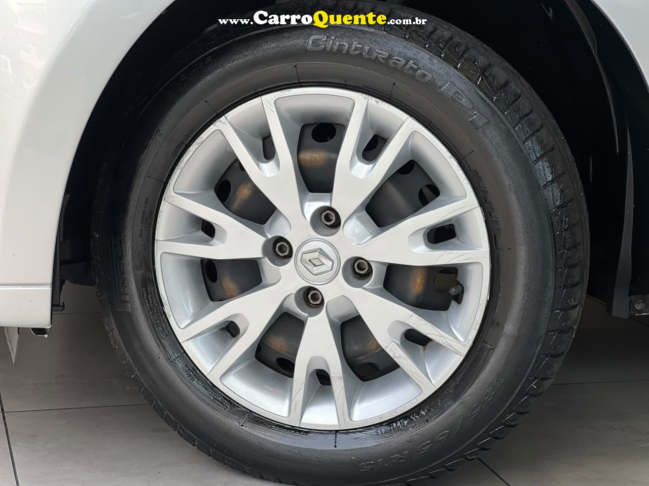 RENAULT LOGAN 1.0 12V SCE ZEN 2021 - Loja