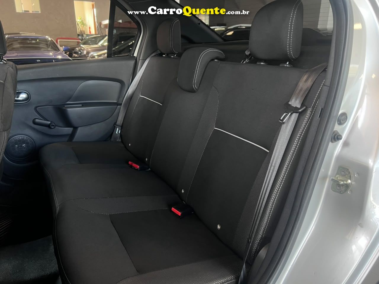 RENAULT LOGAN 1.0 12V SCE ZEN 2021 - Loja