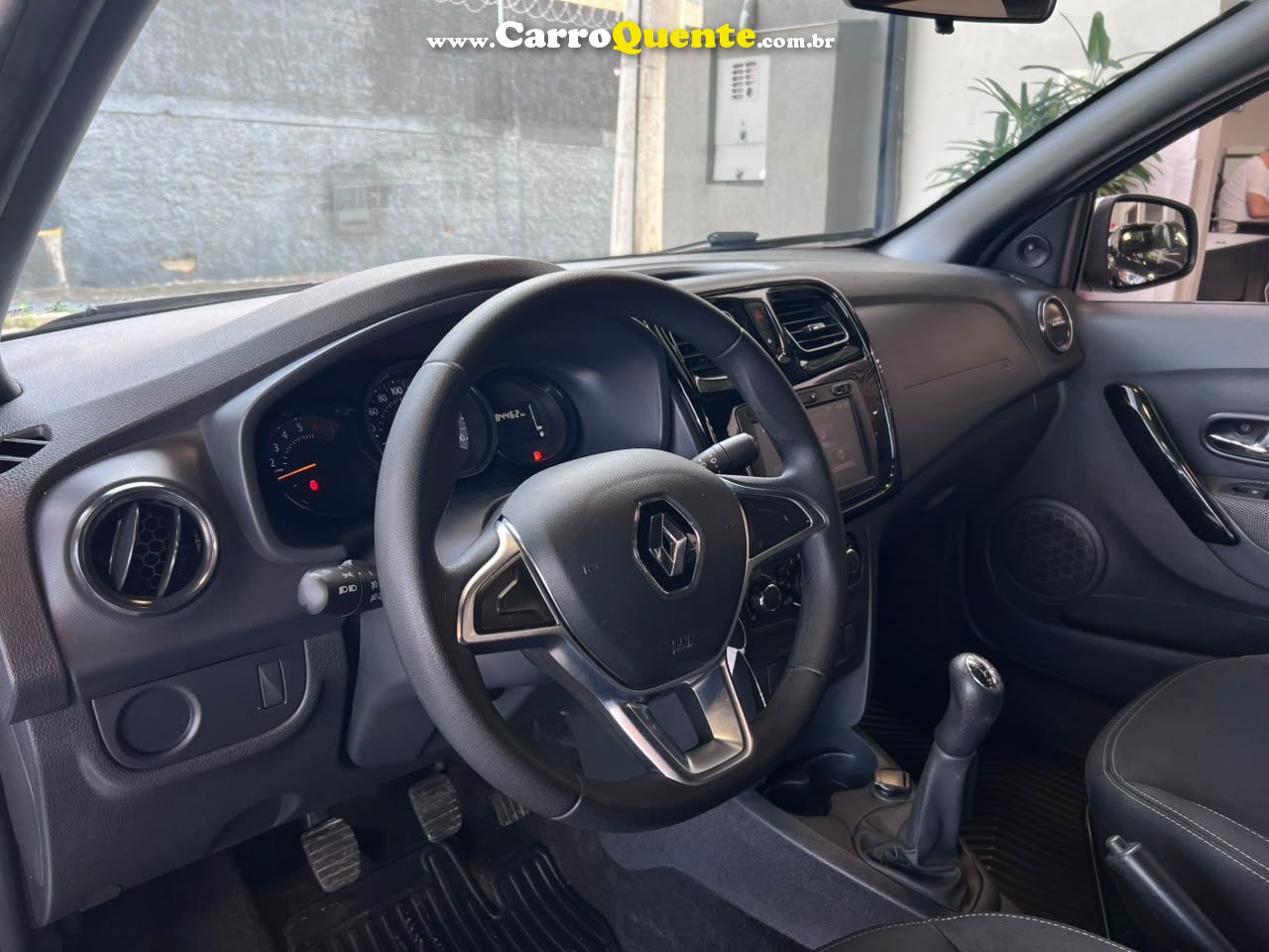 RENAULT LOGAN 1.0 12V SCE ZEN 2021 - Loja