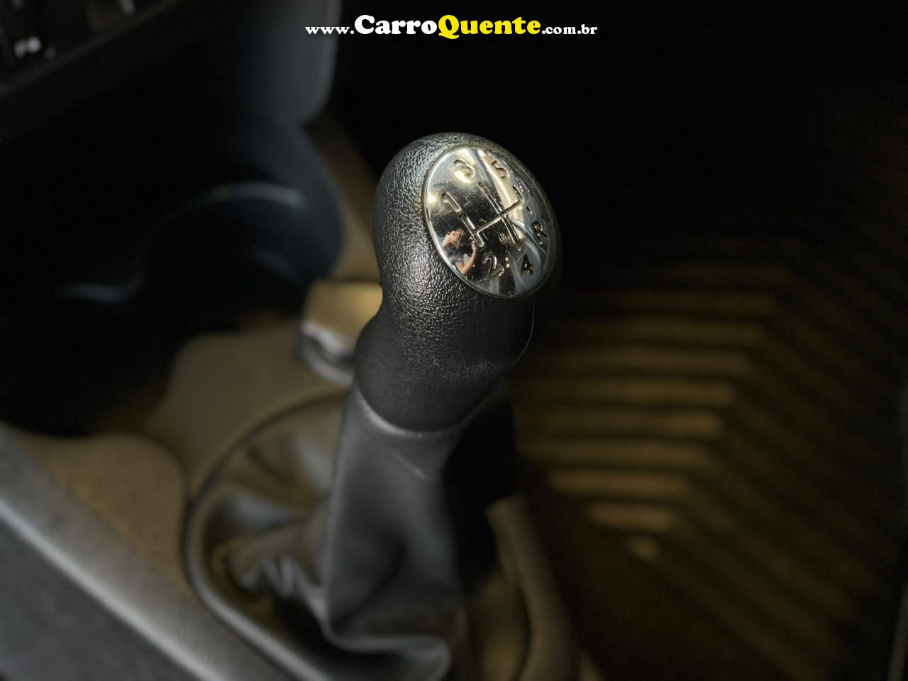 RENAULT LOGAN 1.0 12V SCE ZEN 2021 - Loja