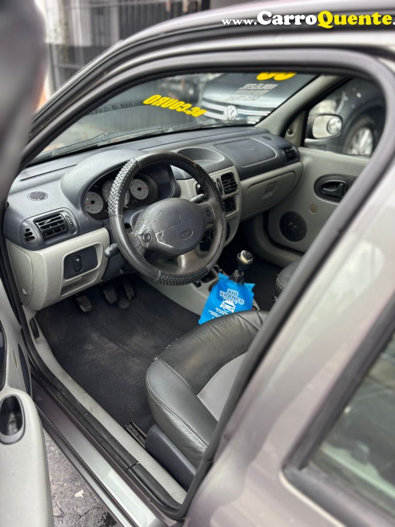 RENAULT   CLIO SED. AUTHENTIQUE HI-FLEX 1.6 16V 4P   CINZA 2005 1.6 GASOLINA - Loja