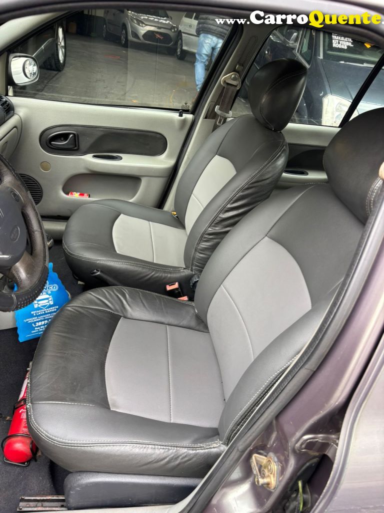 RENAULT   CLIO SED. AUTHENTIQUE HI-FLEX 1.6 16V 4P   CINZA 2005 1.6 GASOLINA - Loja