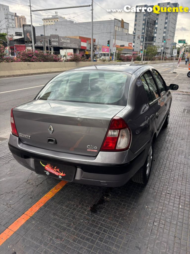RENAULT   CLIO SED. AUTHENTIQUE HI-FLEX 1.6 16V 4P   CINZA 2005 1.6 GASOLINA - Loja