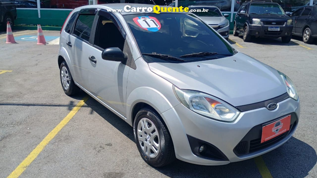 FORD   FIESTA 1.0 8V FLEXCLASS 1.0 8V FLEX 5P   PRATA 2011 1.0 FLEX - Loja