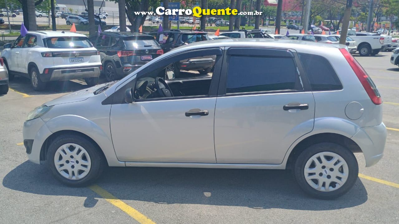 FORD   FIESTA 1.0 8V FLEXCLASS 1.0 8V FLEX 5P   PRATA 2011 1.0 FLEX - Loja