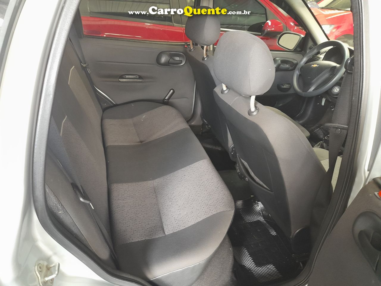 CHEVROLET   CLASSIC LS   PRATA 2015 1.0 FLEX - Loja
