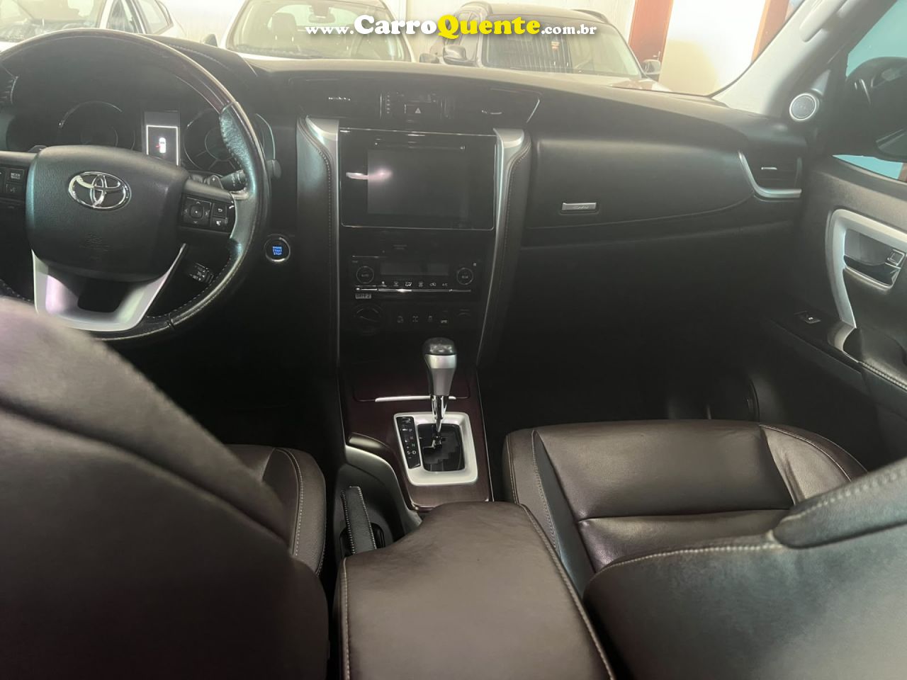 TOYOTA   HILUX CD SR 4X4 2.8 TDI DIESEL AUT.   PRATA 2016 2.8 DIESEL - Loja